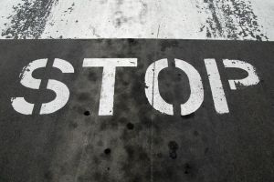 Sub sloganul „Stop joc, penalilor!” se anunţă protest miercuri în faţa Prefecturii Bistriţa-Năsăud