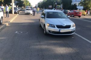 Accident rutier pe bulevardul 1 Decembrie! Un barbat, lovit de un autoturism