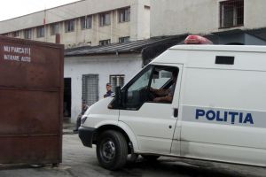 Bărbat din Cozmeni, încarcerat pentru conducerea unui vehicul fără permis auto
