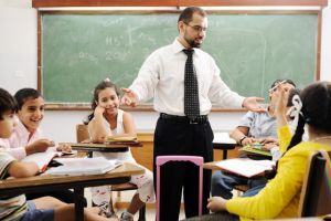 COPIII – ÎNVĂȚAȚI LA ŞCOALĂ  SĂ RESPECTE… HOMOSEXUALII!