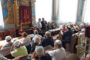 Preşedintele Gheorghe Flutur, primarul Ion Lungu şi directorul Emil Ursu, la „Marşul ...