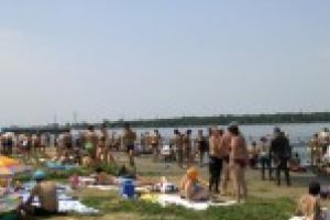 Vara, statiunea inseamna pentru multi turisti: soare… apa… sanatate…relaxare… Dar, pe aceasta mizeaza si cei certati cu legea: aglomeratia si neatentia sunt premise pentru infractori sa actioneze in voie