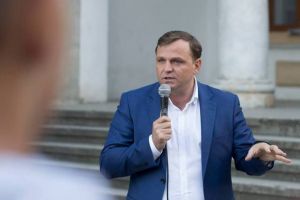 În Moldova DEMOCRAȚIA A MURIT! Moscova şi oligarhii moldoveni au confiscat statul!