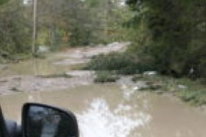 Case inundate în satul Rugi, iar Primăria Păltiniş se spală pe mâini! [VIDEO]