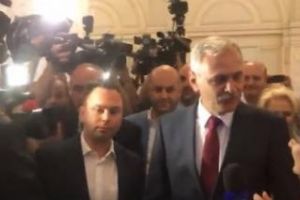 Jurnaliţşti agresaţi în Parlament de deputaţii care îl păzesc pe Dragnea - VIDEO