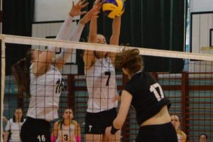 CSM Târgu-Mureş are „spatele” cu CNUE la volei