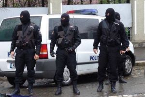 Efectul percheziţiilor DIICOT la o firmă din Sibiu – Sute de angajaţi aflaţi peste hotare, afectaţi