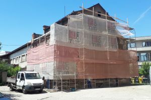 Renovarea Cinematografului „Zarand” din Brad a intrat în linie dreaptă. Lucrările de modernizare şi reabilitare au început