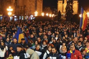 Protest de seara in Piata Victoriei din Timisoara: „Stop joc, penalilor!”