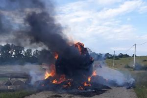 Incendiu VIOLENT în judeţ. O REMORCĂ a ARS ca o TORȚĂ (FOTO)