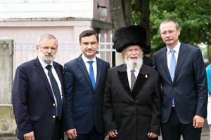 Rabinul, caciula şi puşcarienii