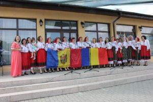 Moara Vlăsiei, la ceas de mare sărbătoare, alături de fraţii din Puhoi, raionul Ialoveni. Festivalul Vlăsiei la a-10-a ediţie, sub semnul Centenarului