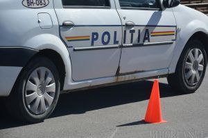 Accidentat de două ori: Fără permis la volan, un bihorean a „aterizat” cu maşina în şanţ, iar apoi a fost lovit de o alta în timp ce traversa şoseaua