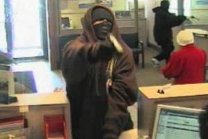 Cluj - Tentativă de Jaf la CEC Bank Mărăşti. Cum arată jefuitorul