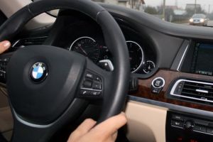 Vitezoman cu BMW: Un orădean a fost prins conducând cu 135 km/oră pe Calea Aradului