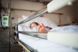 Doi copii de la o grădiniţă privată din Oradea, infectaţi cu salmonella! Mai mulţi aşteaptă rezultatele analizelor