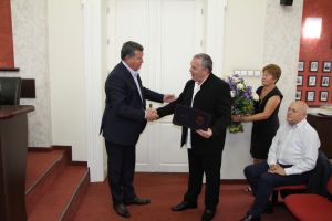 Constantin Chiriac, preşedintele Festivalului Internaţional de Teatru de la Sibiu şi directorul Teatrului ”Radu Stanca” din Sibiu, este, de astăzi, Cetăţean de Onoare al municipiului Râmnicu Vâlcea