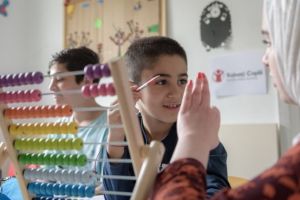 Haji, copilul refugiat din Irak care a ajuns la Timisoara. Salvati Copiii: Conditiile sunt precare