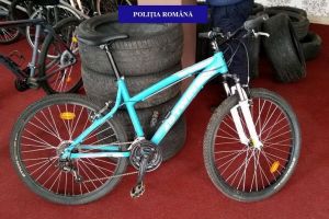 Prinşi cu două biciclete furate, doi copii şi-au început vacanţa dând declaraţii la sediul Poliţiei