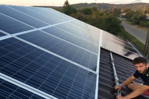 Cum scapi instant de facturi şi pene de curent – Soluţia o au sibienii de la Green Seiro