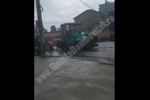 De la cititori: Asfaltare pe ploaie pe Centura Târgoviştei (VIDEO)