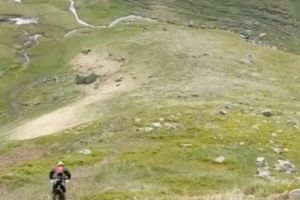 Semnal de ALARMĂ.  Cum DISTRUG motocicliştii păşunile alpine din Banat I VIDEO