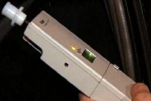 A refuzat să fie testat pentru consum de alcool după ce a intrat cu maşina într-un şanţ