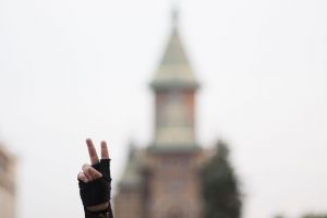 Un nou protest la Timisoara, dupa condamnarea lui Dragnea. Timisorenii i-au urat “La multi ani!”