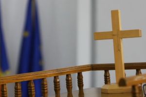 Tânăr de 22 ani reţinut pentru înşelăciune pe un site de comerţ