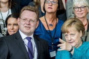SONDAJ DEZASTRUOS pentru Angela Merkel: populaţia îi cere DEMISIA