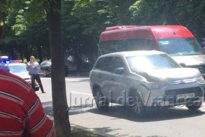 FOTO-ULTIMĂ ORĂ: Accident pe Bulevardul Unirii