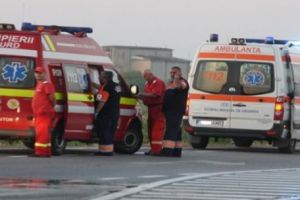 Accident pe DN1, la Baicoi. Trei masini implicate, intervine SMURD