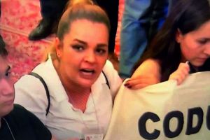 Șoc!  PROTESTATARA ANGI– ANGAJATĂ LA UN NOTARIAT DIN… CĂLĂRAȘI!