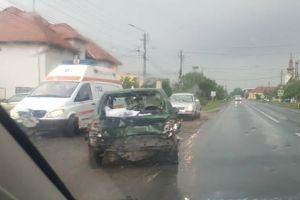 Neatentie la volan! A trimis un copil si un adult la spital