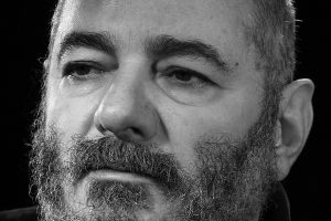 Dumitru Lazăr Fulga rămâne omul de teatru total, omul care a sfinţit cu dăruirea sa, ani la rând scena Teatrului „Bacovia”