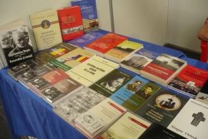 Premieră în Bacău: Editorii s-au unit într-o asociaţie
