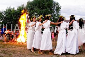 ​Sanzienele sau Dragaica, in traditia populara. De ce se tavaleau fetele in roua