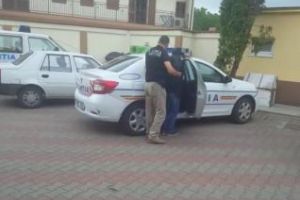 Tâlhari reţinuţi la Cluj. I-au smuls lănţişorul de la gât unei femei în plină zi, în cartierul Între Lacuri