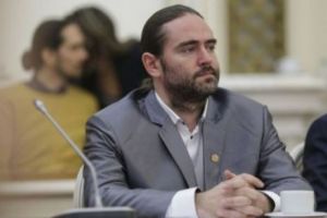 Pleşoianu, PROVOCARE pentru Iohannis în lupta pentru Cotroceni: “Pentru a elibera ţara asta, eu voi candida în 2019!”  