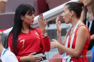 S-au logodit: Cristiano Ronaldo i-a dăruit iubitei un inel de logodnă de 700.000 de euro! (FOTO)