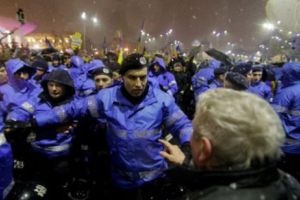 Jandarmeria RĂSPUNDE CRITICILOR, după intervenţiile de la ultimele proteste: Suntem echidistanţi politic!