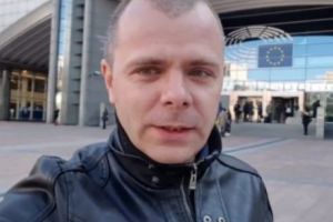 SCANDAL MONSTRU în mişcarea #REZIST! Mălin Bot ACUZAT de Sandu Matei: „Ne-ai TRĂDAT pentru bani! Ura mai trece, SCÂRBA NU”