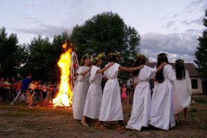 Sânzienele, zânele care vin în ajutorul fetelor şi femeilor care vor să fie iubite