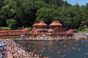 Lacul Ursu din Sovata, redeschis pentru îmbăiere
