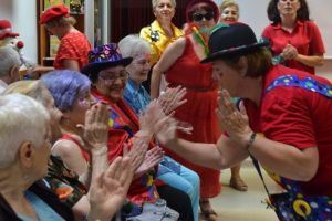 FOTO: Terapie prin râs pentru B-Unici