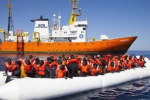 AVERTISMENT! Preşedintele Bundestagului SPRIJINĂ ITALIA  în problema migranţilor, avertizând că ţara AR PUTEA PLECA din UE