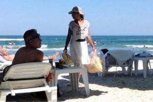 COMERCIANȚII AMBULANȚI, de pe plajă, AMENDAȚI de POLIȚIA LOCALĂ Constanţa