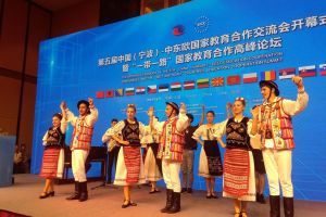 Ansamblul „Românaşul”–Ambasador al tradiţiilor româneşti în China