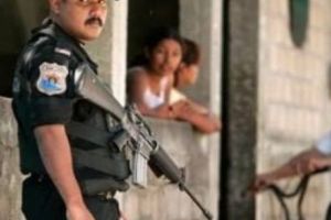 SCENARIU SUMBRU. Mai mulţi POLIȚIȘTI au fost arestaţi pentru ASASINAREA unui CANDIDAT la PRIMĂRIE