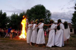 A FOST NOAPTEA SÂNZIENELOR!